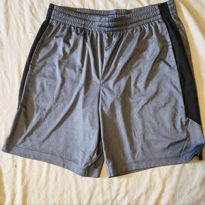 Tek Gear‎ Men's Athletic Shorts in Gray with Black Accents